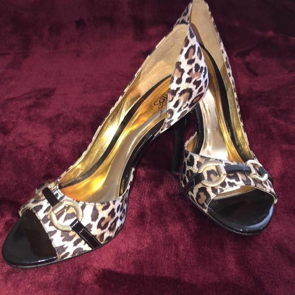 Carlos Santana Heel